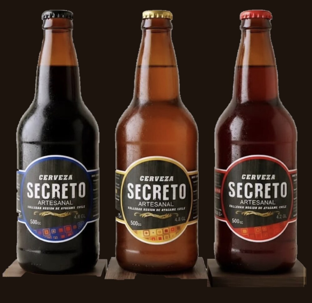 Las tres cervezas Secreto: Porter, Golden Ale y Amber Ale, en botellas de 500 cc con sus etiquetas artesanales